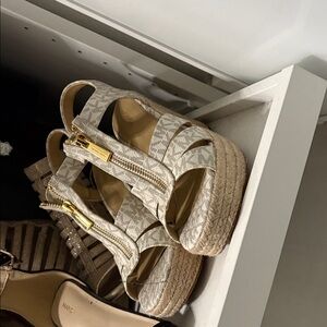 Michael Kors Birkley Wedge size 7.5